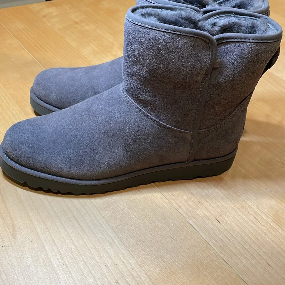 UGG Cory II Classic Suede Boot women’s size 8.5 NWOT